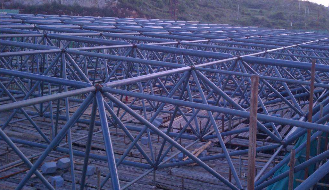 泰州概述网架加工公司对网架保温隔热的办法